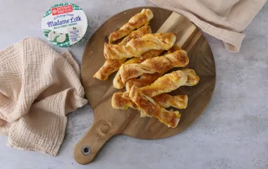 feuilletés apéritifs au fromage fouetté ail & fines herbes Paysan Breton