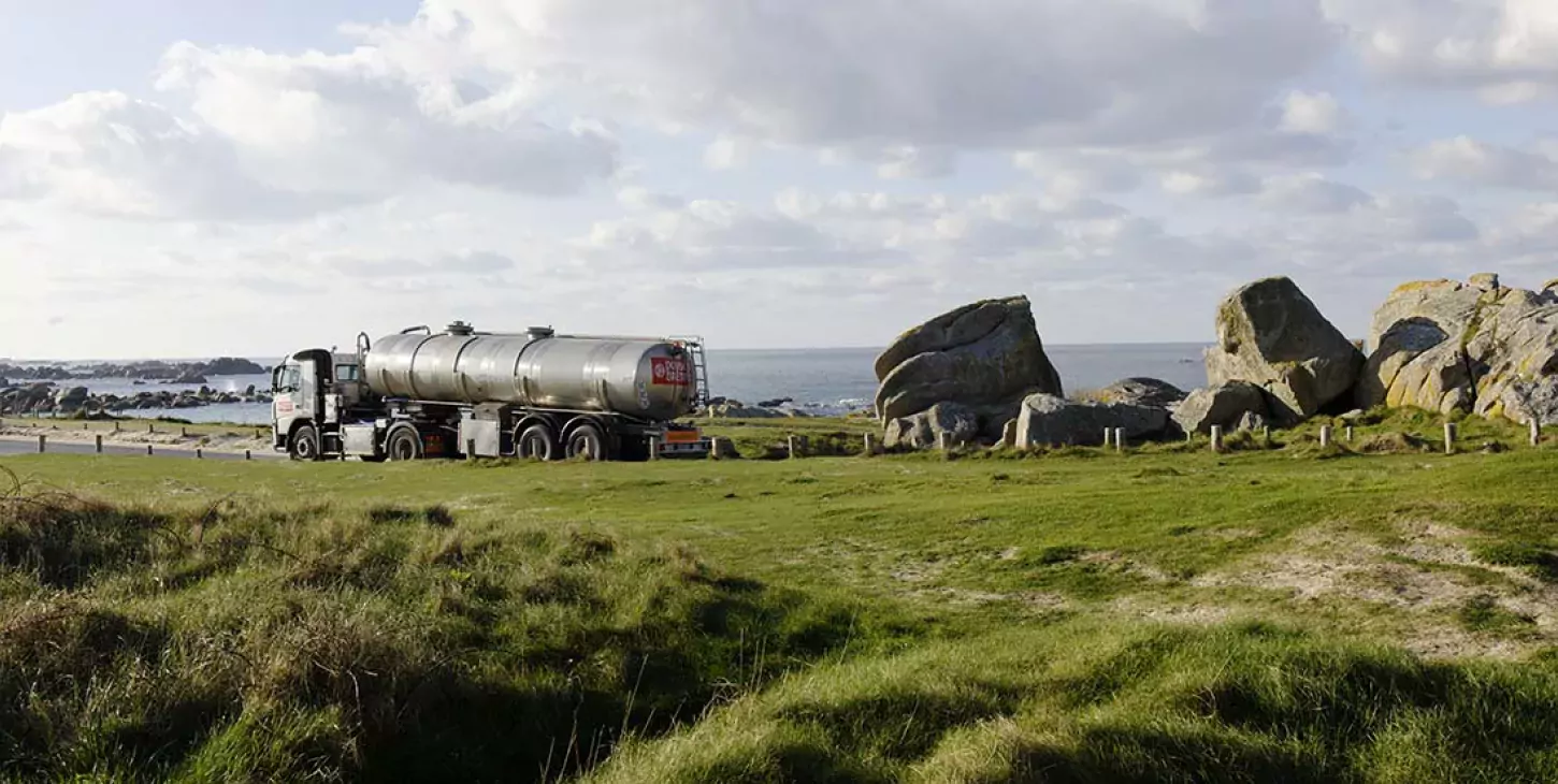 Économie locale camion-citerne Paysan Breton