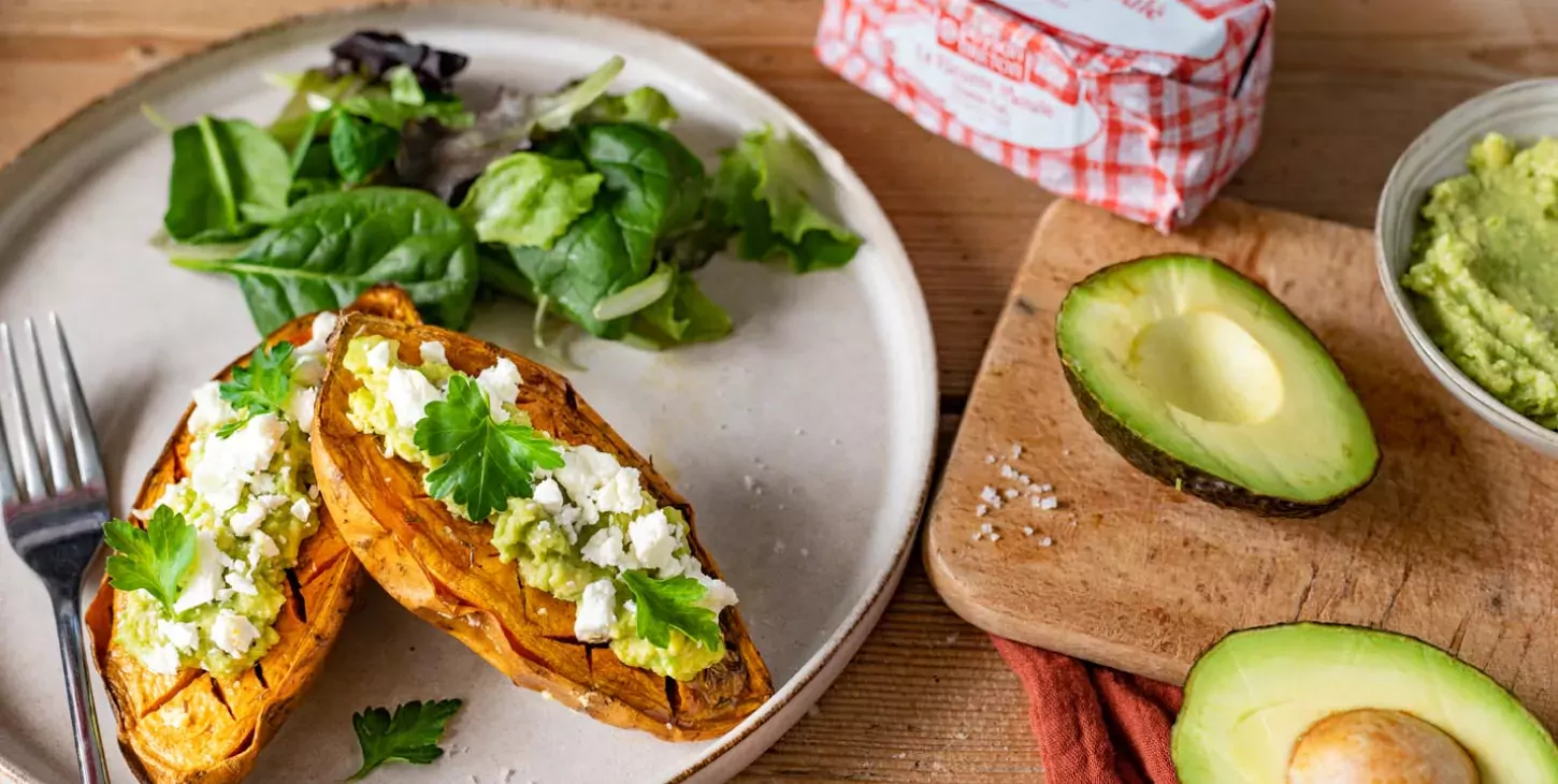 Patate douce rôtie, guacamole et feta