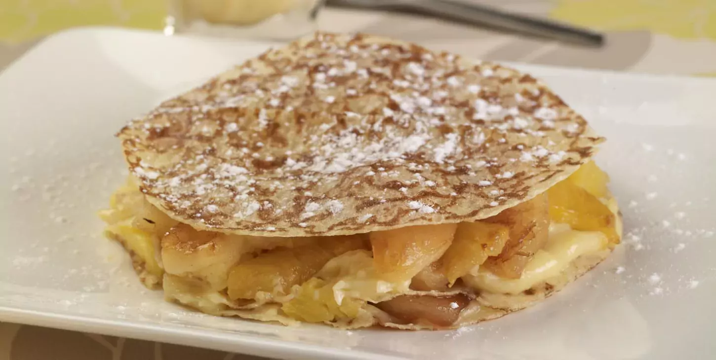 Millefeuille de crêpes saveur piña colada