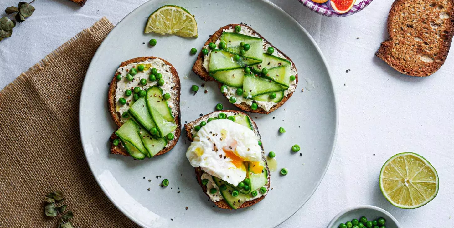 Tartine green au Fromage fouetté Madame Loïk figue et noix