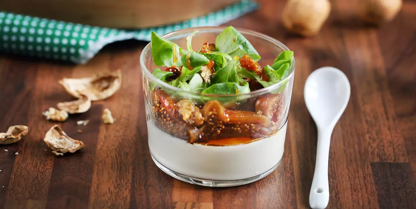 Verrine panna cotta, figues et noix