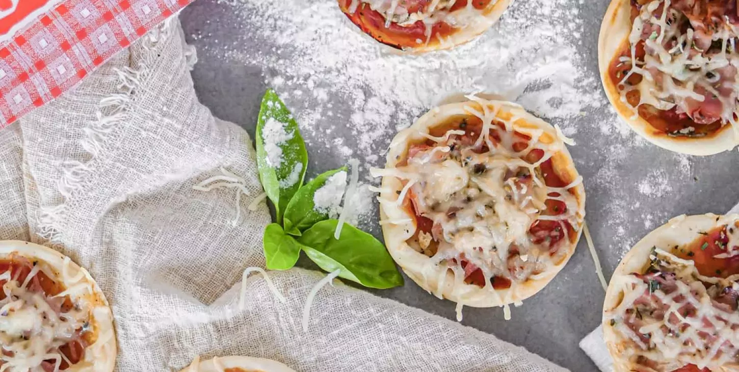 Mini pizzas a l'emmental 