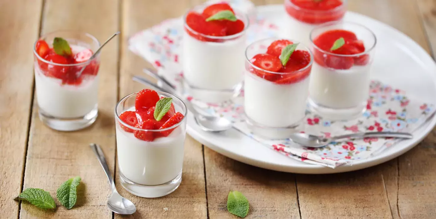 panna cotta lait fermenté vanille et fraise Paysan Breton
