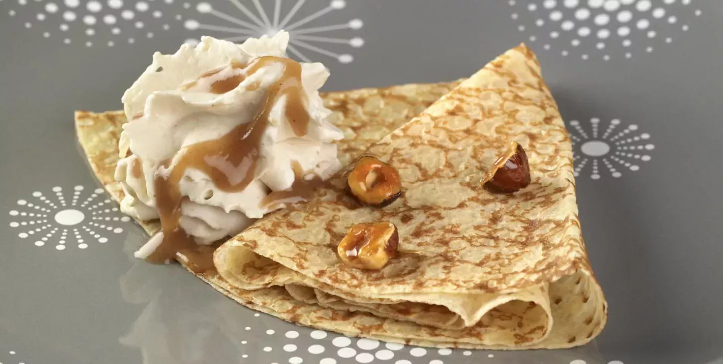 Crêpe à la crème de marron et noisettes caramélisées