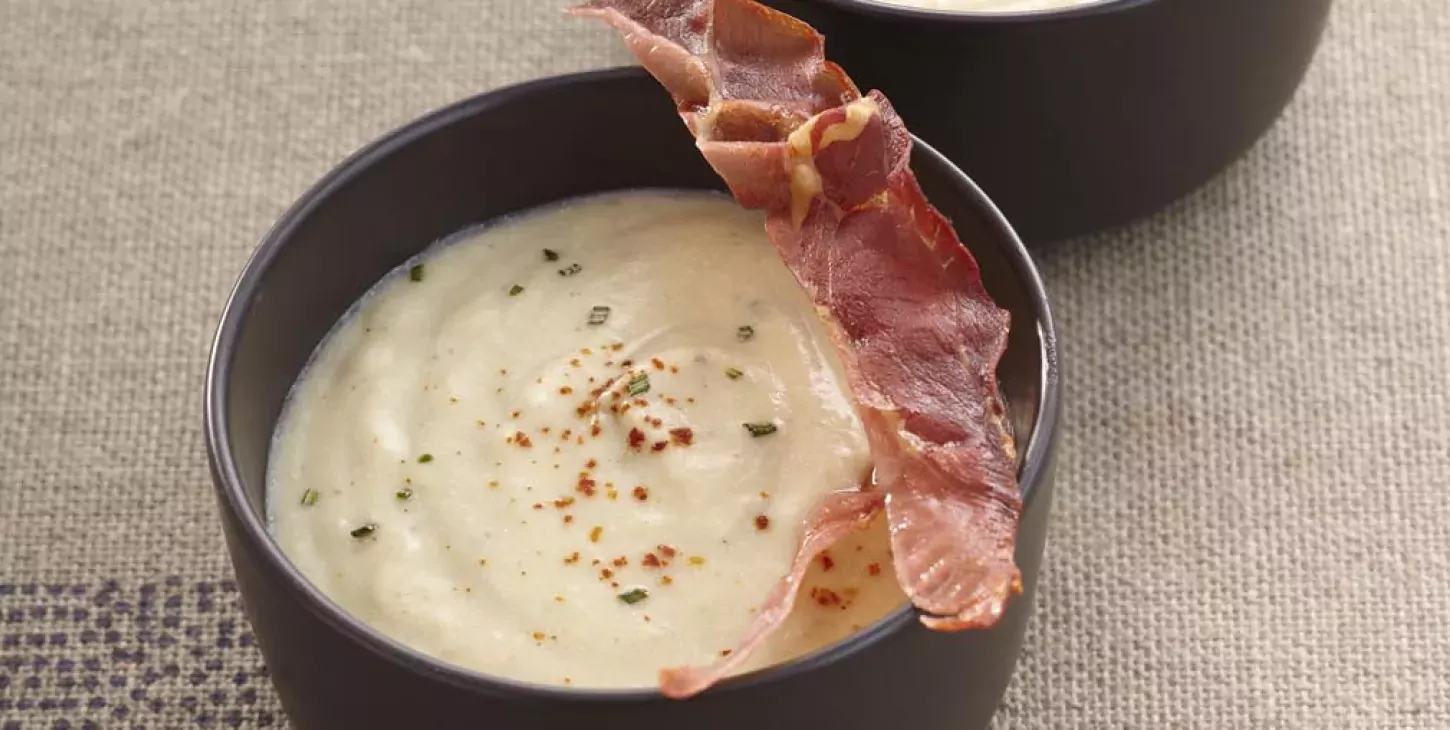Velouté d’asperges blanches et jambon italien