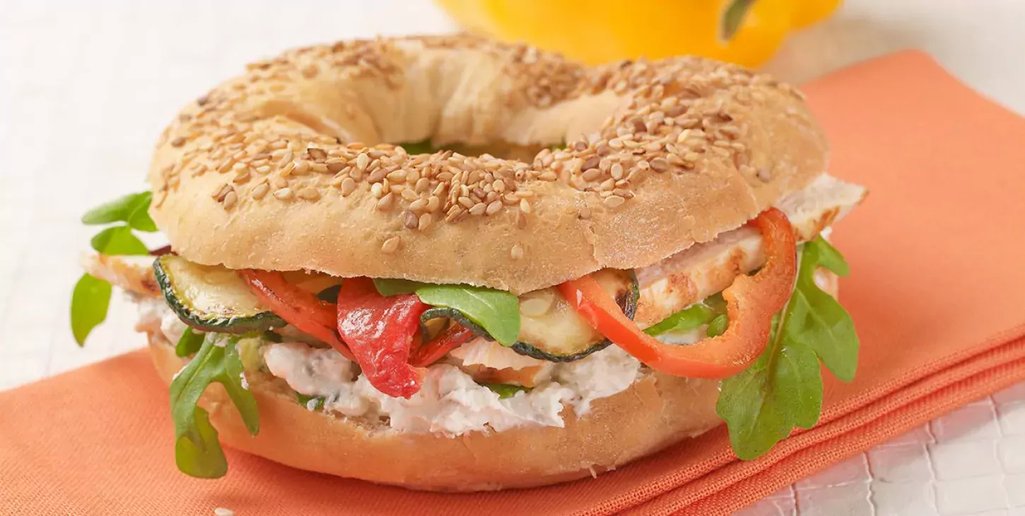 Bagel poulet poivron et tomate