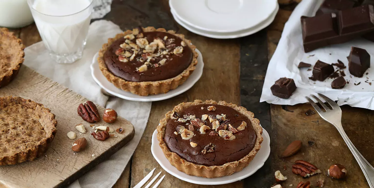 Chocolate and walnut tartlets