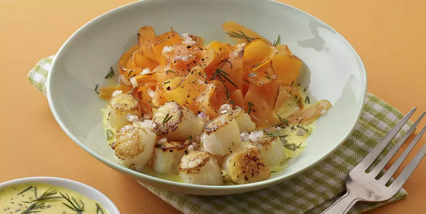 Noix de pétoncle et tagliatelles de carottes