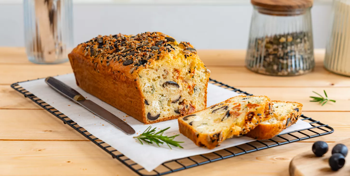 Cake olives, feta et tomates séchées